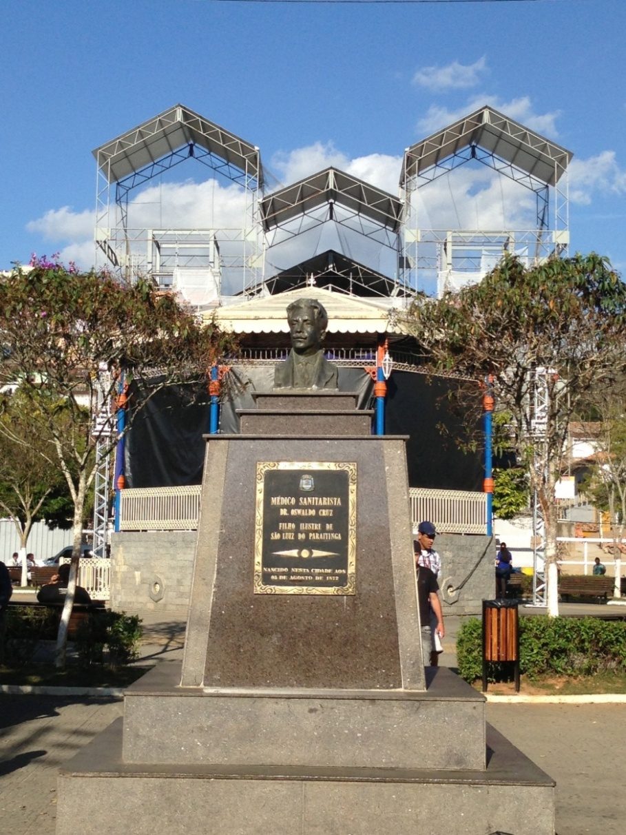 Oswaldo Cruz's bust (3).JPG